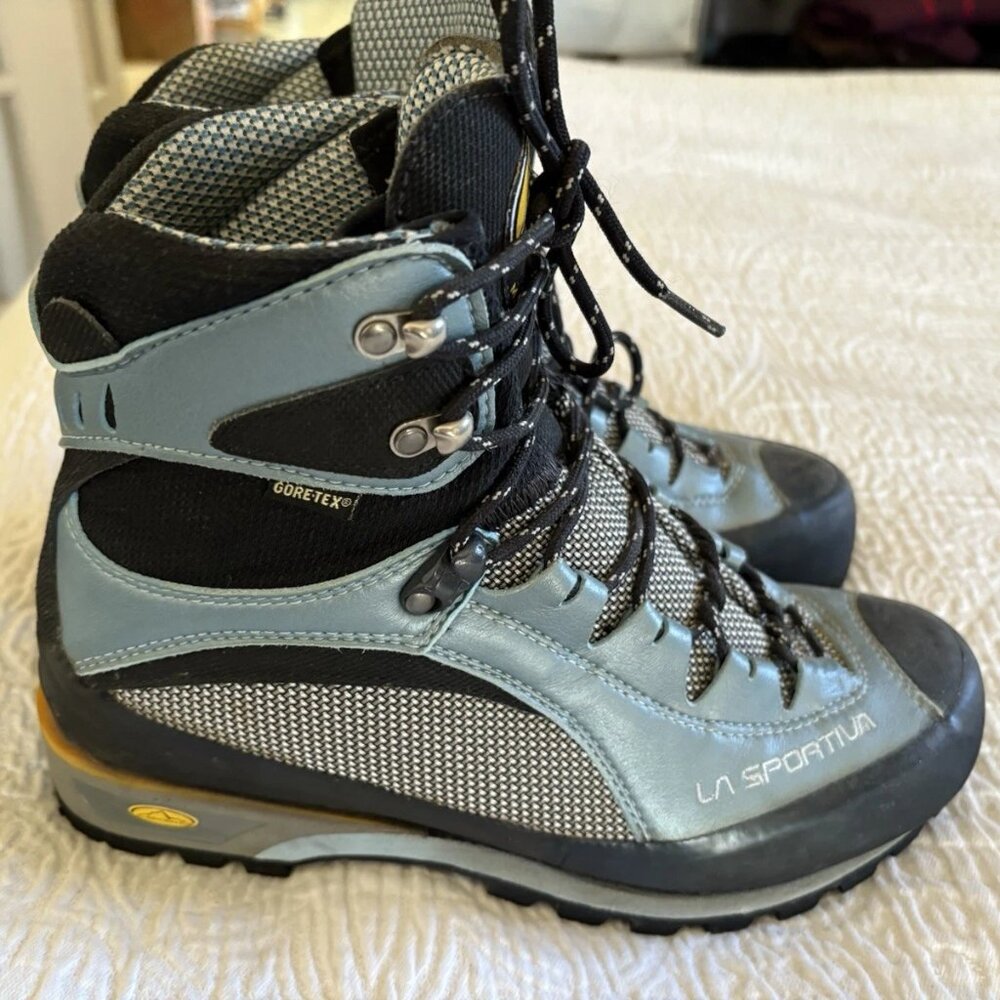 La Sportiva Trango S Evo GTX Mountaineering Boots - Women - Light Blue
